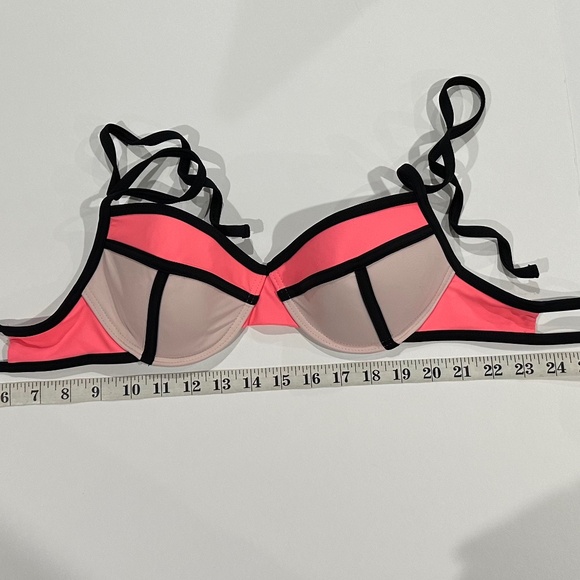 Swim Top Size L. - Picture 3 of 7